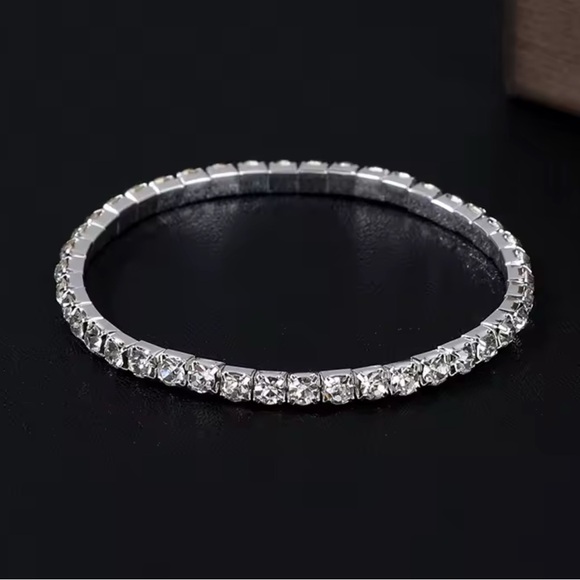 Jewelry - Elegant Silver Bracelet